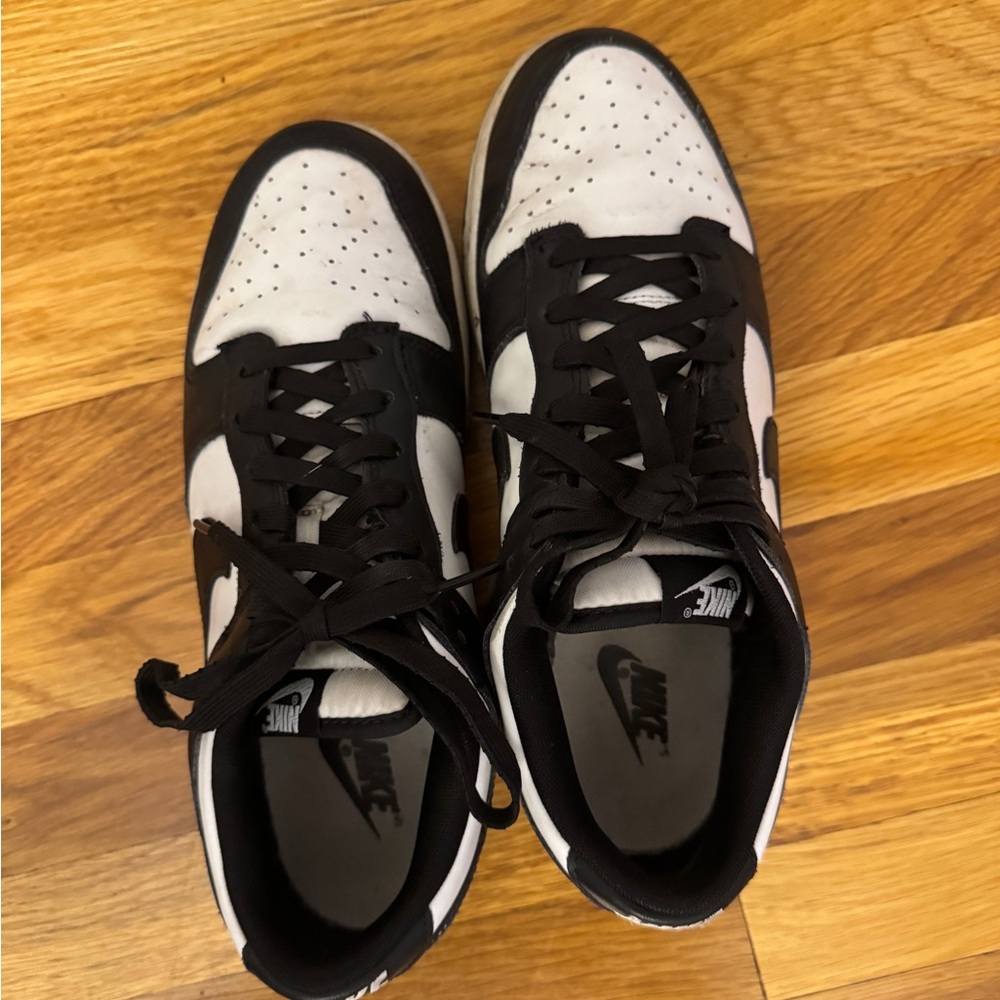Nike Men's Black and White Sneakers